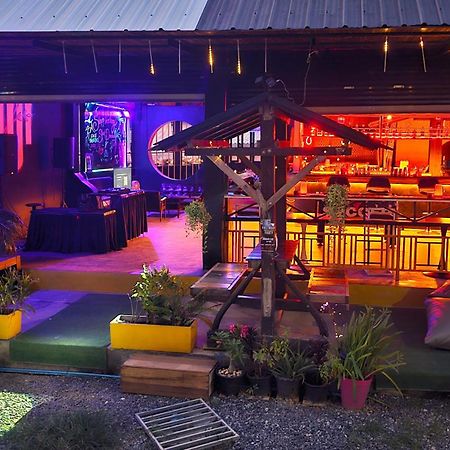 Mbar Hostel Хаад Рин Экстерьер фото